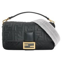 Fendi Baguette in pelle nera 3D Motivo FF Crossbody Bag Grande