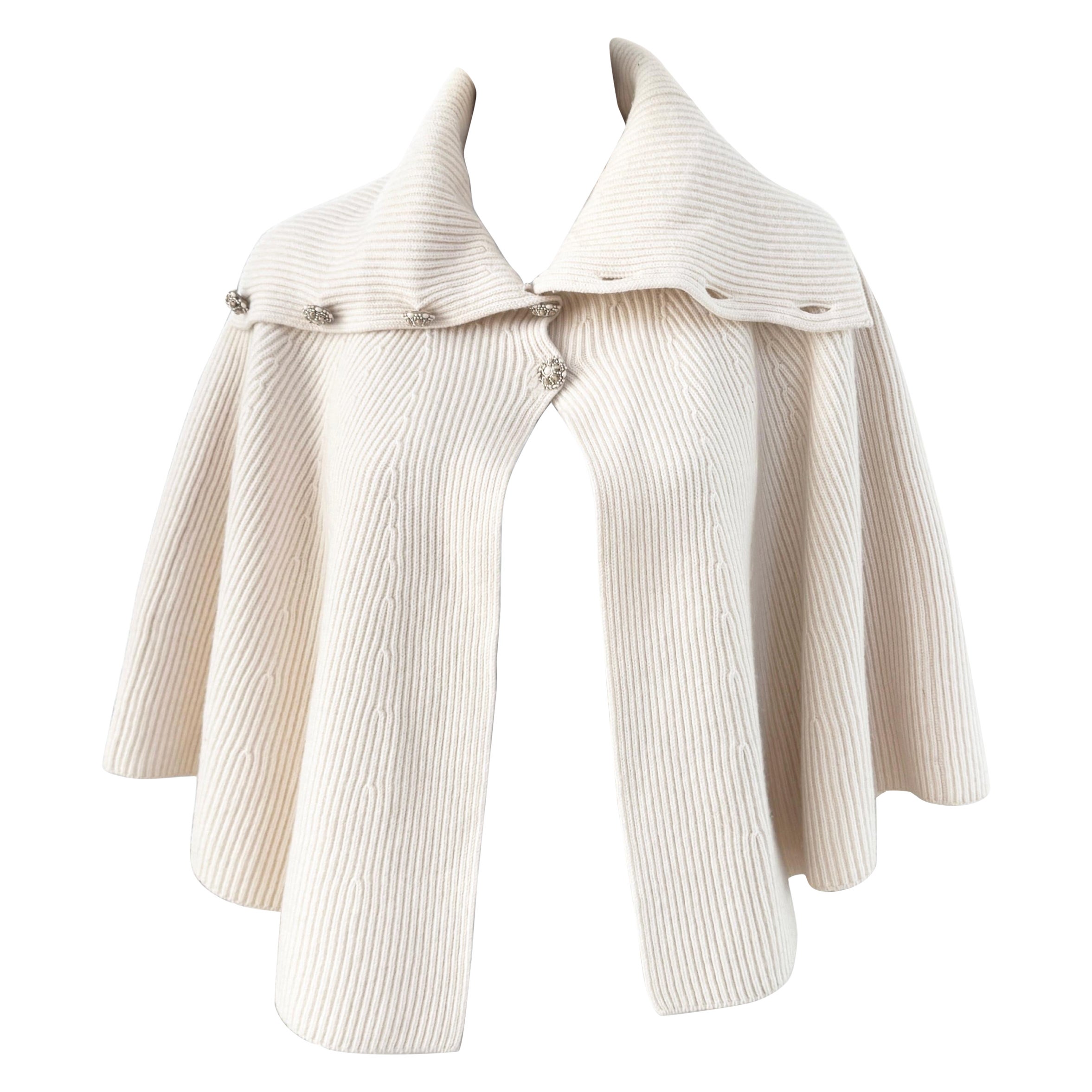 Chanel Paris / Salzburg Gripoix Knöpfe Cape 40 FR im Angebot