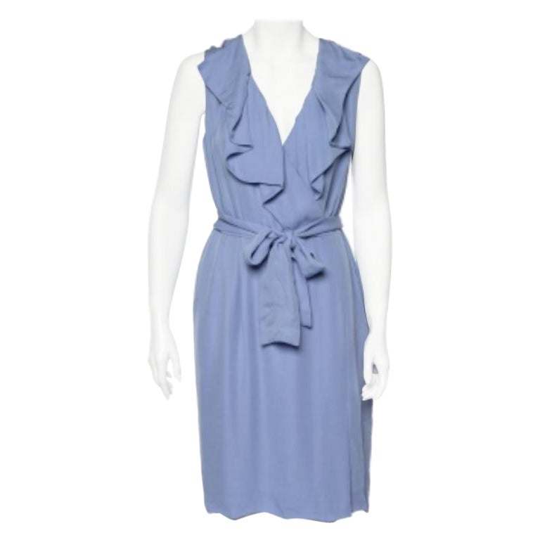 Valentino - Robe midi enveloppante ceinturée à col volanté en soie bleue L
