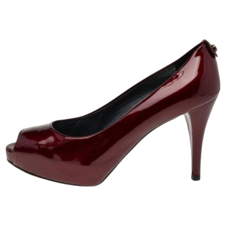 Stuart Weitzman Bombas de plataforma con puntera abierta Sierra de charol rojo Talla 39.5