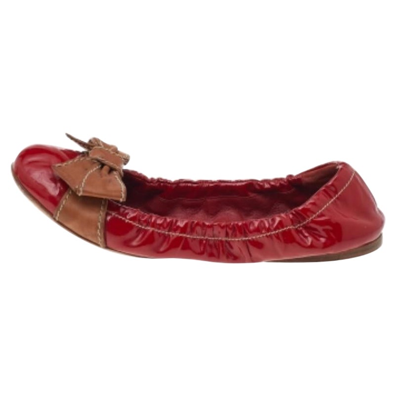 Bailarinas con lazo de charol rojo/marrón Prada talla 38