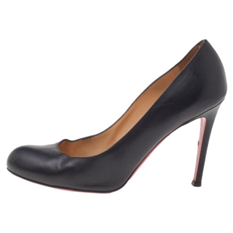 Christian Louboutin Escarpins simples en cuir noir Taille 38.5
