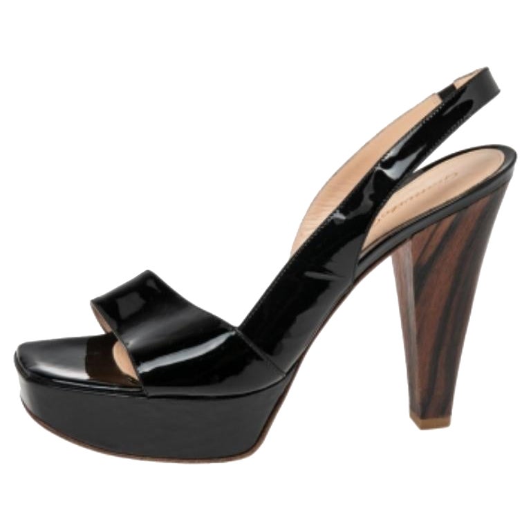 Gianvito Rossi Sandali con tacco in legno e piattaforma in pelle verniciata misura 38
