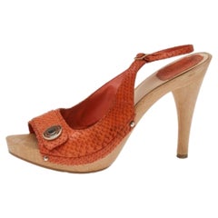 Sandales à talons compensés Dior orange en cuir python, taille 40