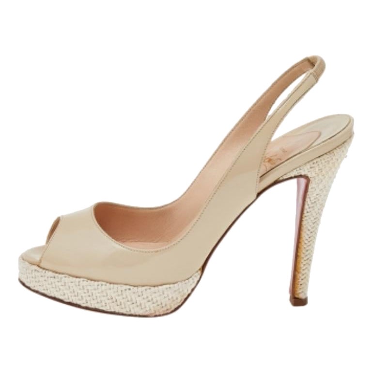 Christian Louboutin Beige Lackleder Peep Toe Slingback Sandalen Größe 38