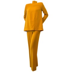 Maßgefertigter, maßgeschneiderter, leichter Marigold-Hosenanzug aus Wollkrepp für Frühjahr/Sommer
