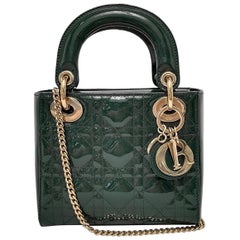 Lady Dior Mini Bolso de charol verde oscuro con correa de cadena de herrajes dorados