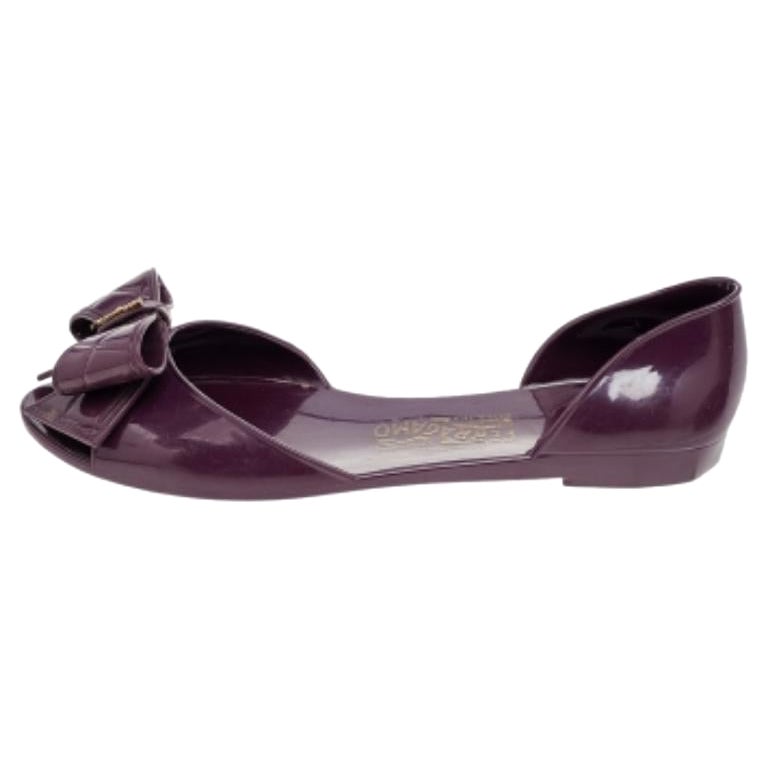Salvatore Ferragamo Sandalias planas con lazo de gelatina morado talla 39,5