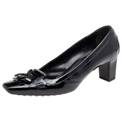 Tod's Bombas de punta cuadrada de charol negro con flecos Talla 40