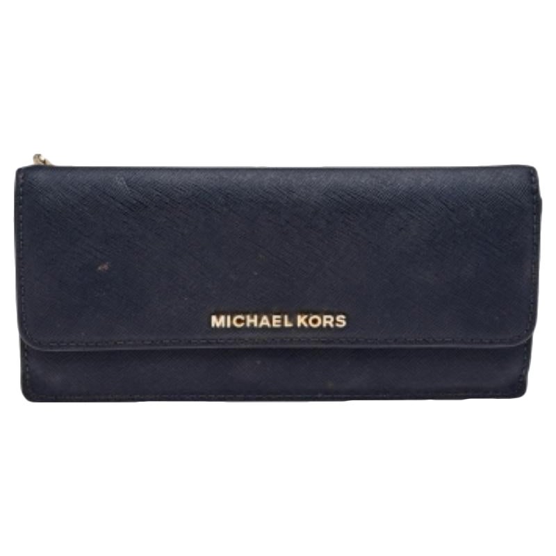 Michael Kors Cartera plana de viaje Jet Set de piel saffiano azul marino en venta