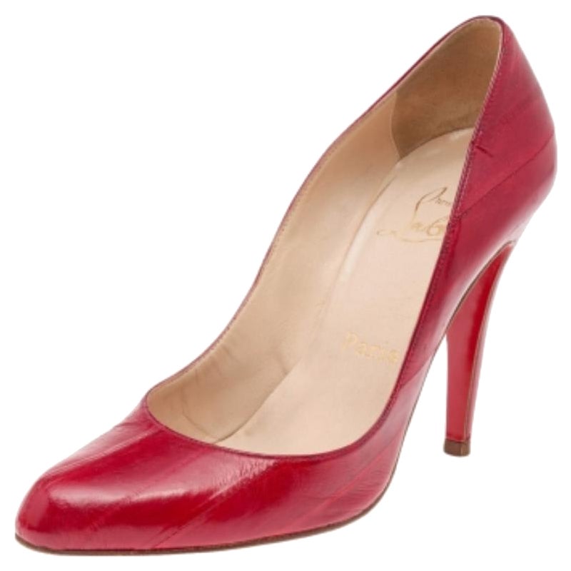 Christian Louboutin Bombas de piel de anguila roja Tamaño 36.5