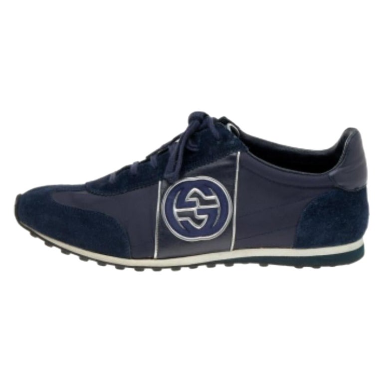 Gucci - Baskets basses en daim et nylon bleu marine, taille 42,5 en vente