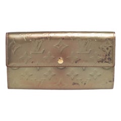 Louis Vuitton Portafoglio Gris Art Deco Monogram Vernis Sarah