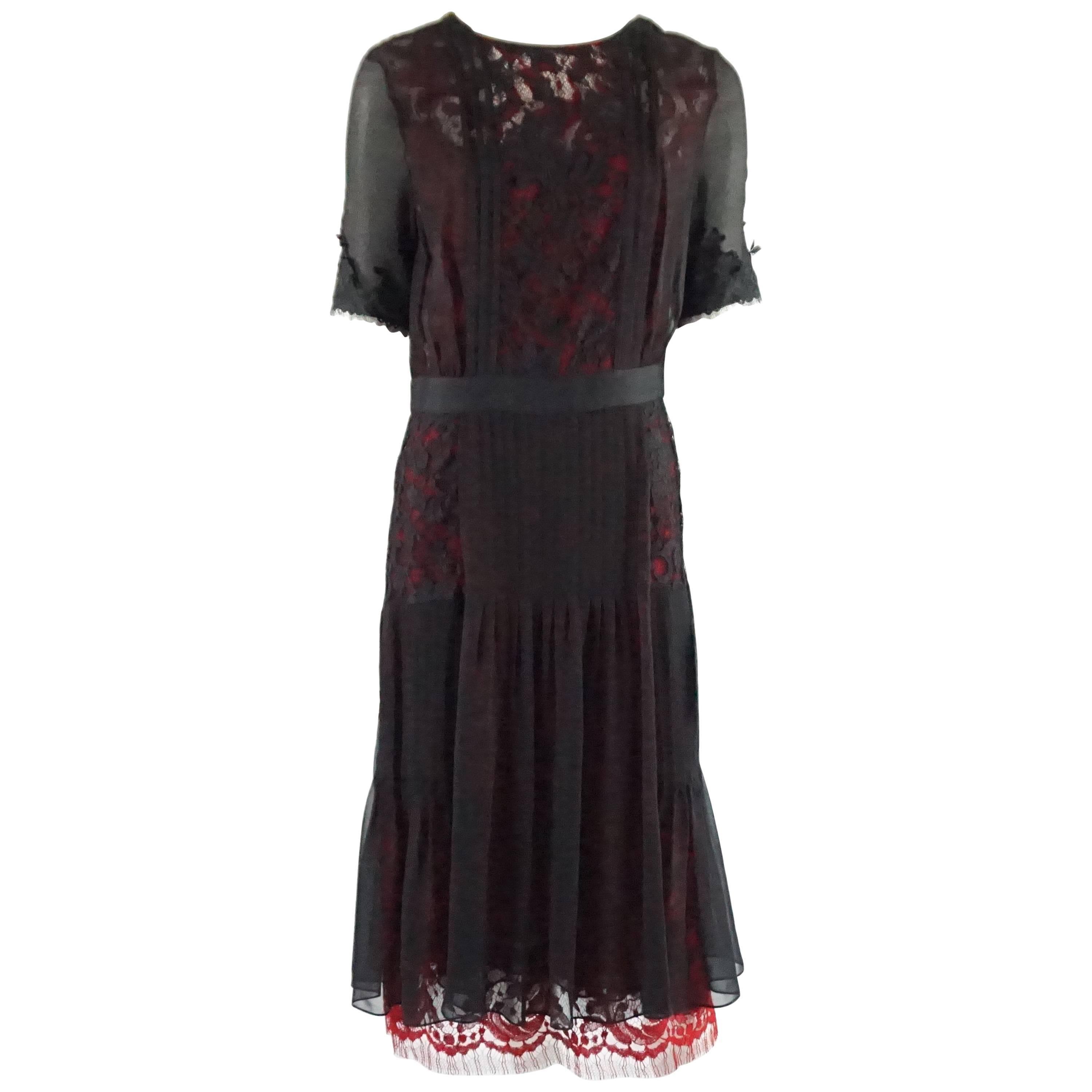 Oscar de la Renta Black and Red Silk Chiffon Dress with Lace - 10 - NWT For Sale