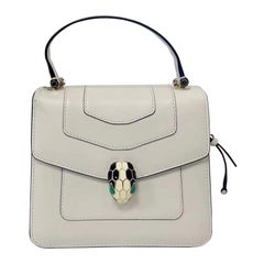 Bvlgari Serpenti Forever Bolso Crossbody Pequeño de Piel con Asa Superior Blanco