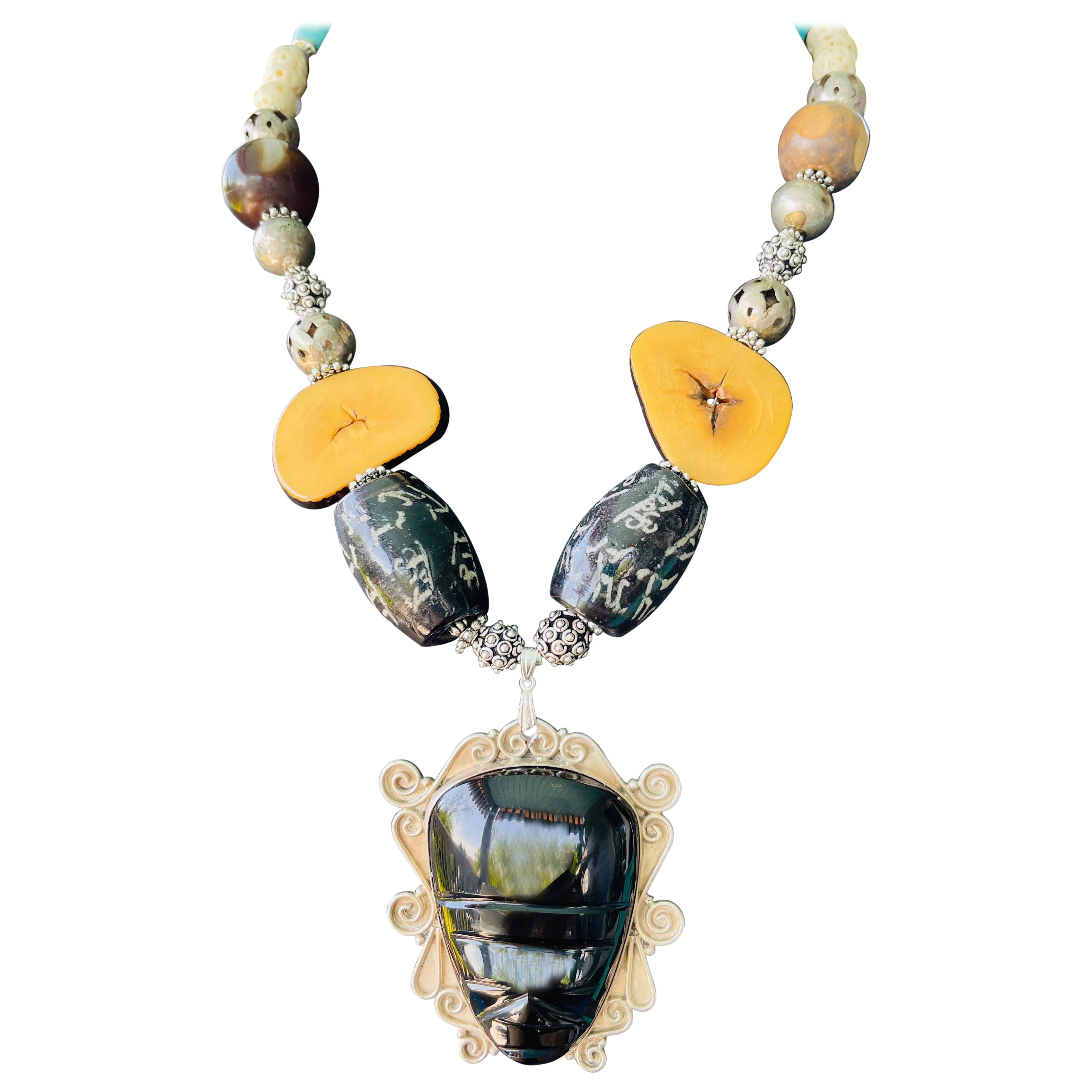 LB bietet mexikanische Sterling Onyx Maske Afrikanisches Glas Nussbaum Holz Knochen SS Halskette