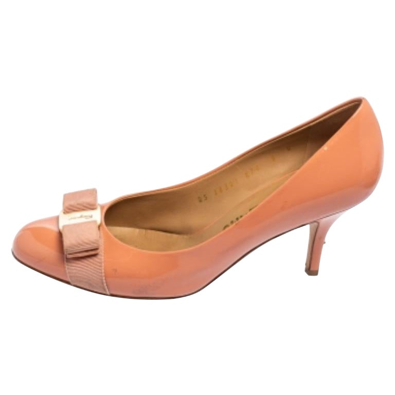 Salvatore Ferragamo escarpins Pimpa Vara en cuir verni rose avec nœud, taille 38,5