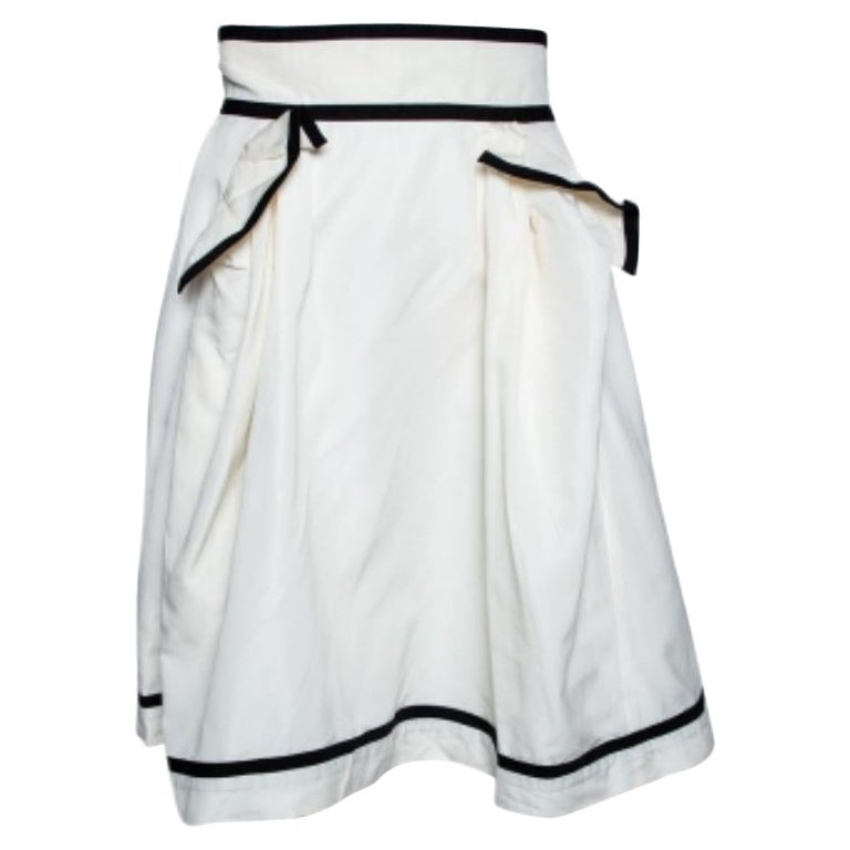 Yves Saint Laurent Ecru Cotton Contrast Trimmed Pleated Skirt M en venta