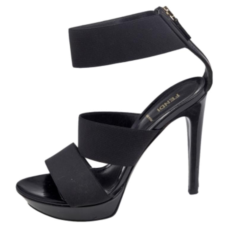 Fendi - Sandales à brides en cuir et élastique noir - Taille 39 en vente