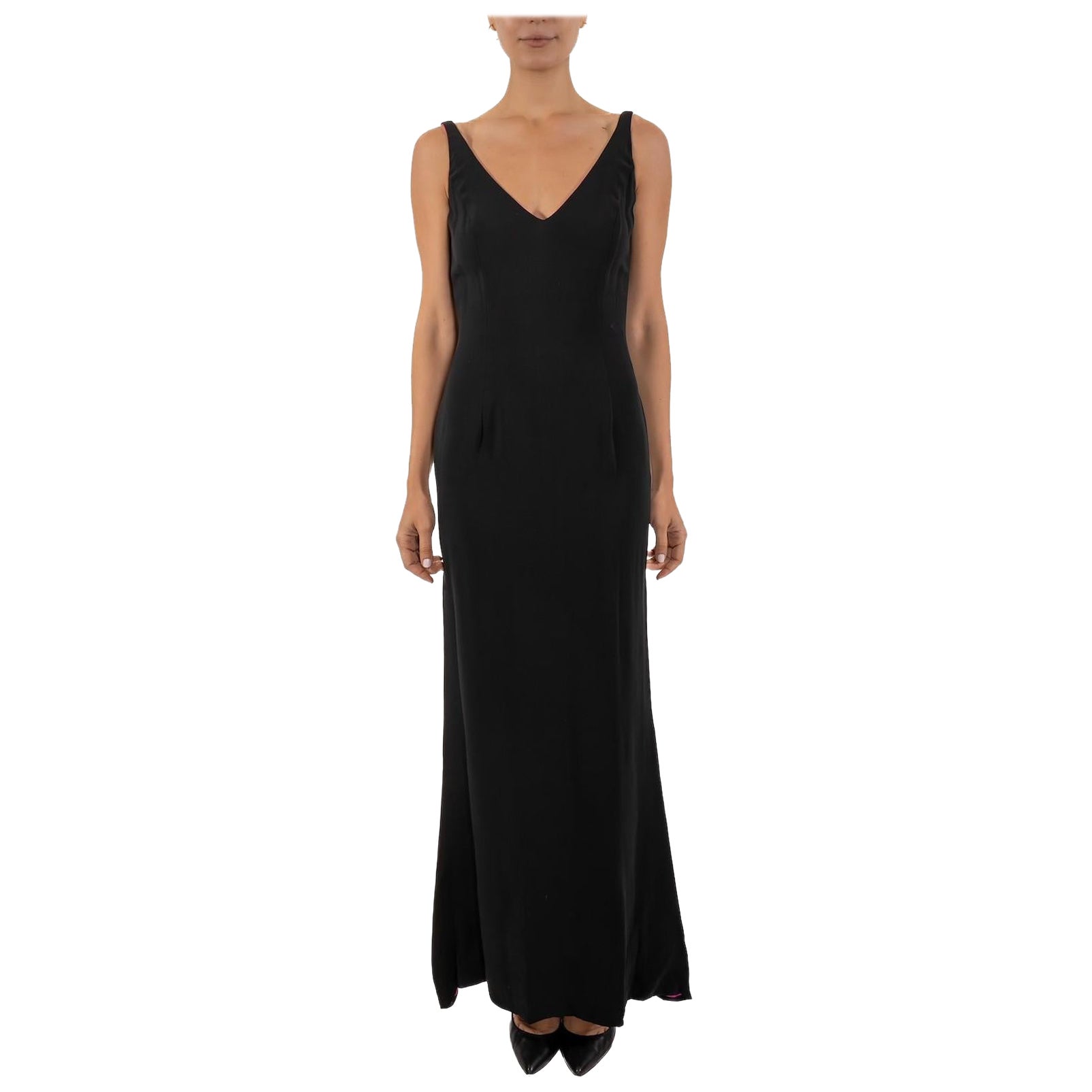 1990S - Robe de mannequin en soie minimaliste noire, entièrement doublée en rose shocking en vente
