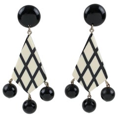 Boucles d'oreilles Pierce en Lucite avec damier noir et blanc