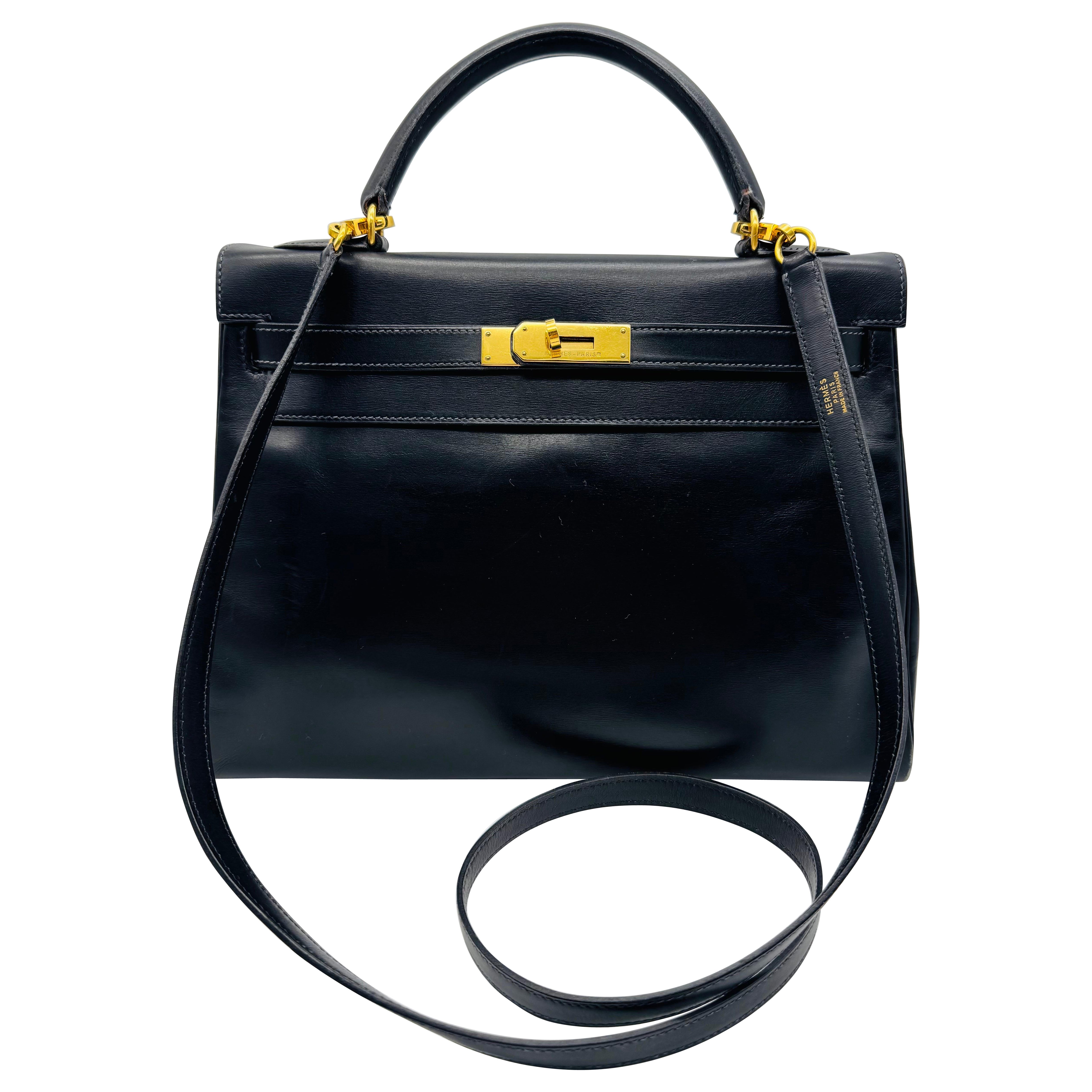 What is the difference between a Birkin and Kelly bag?