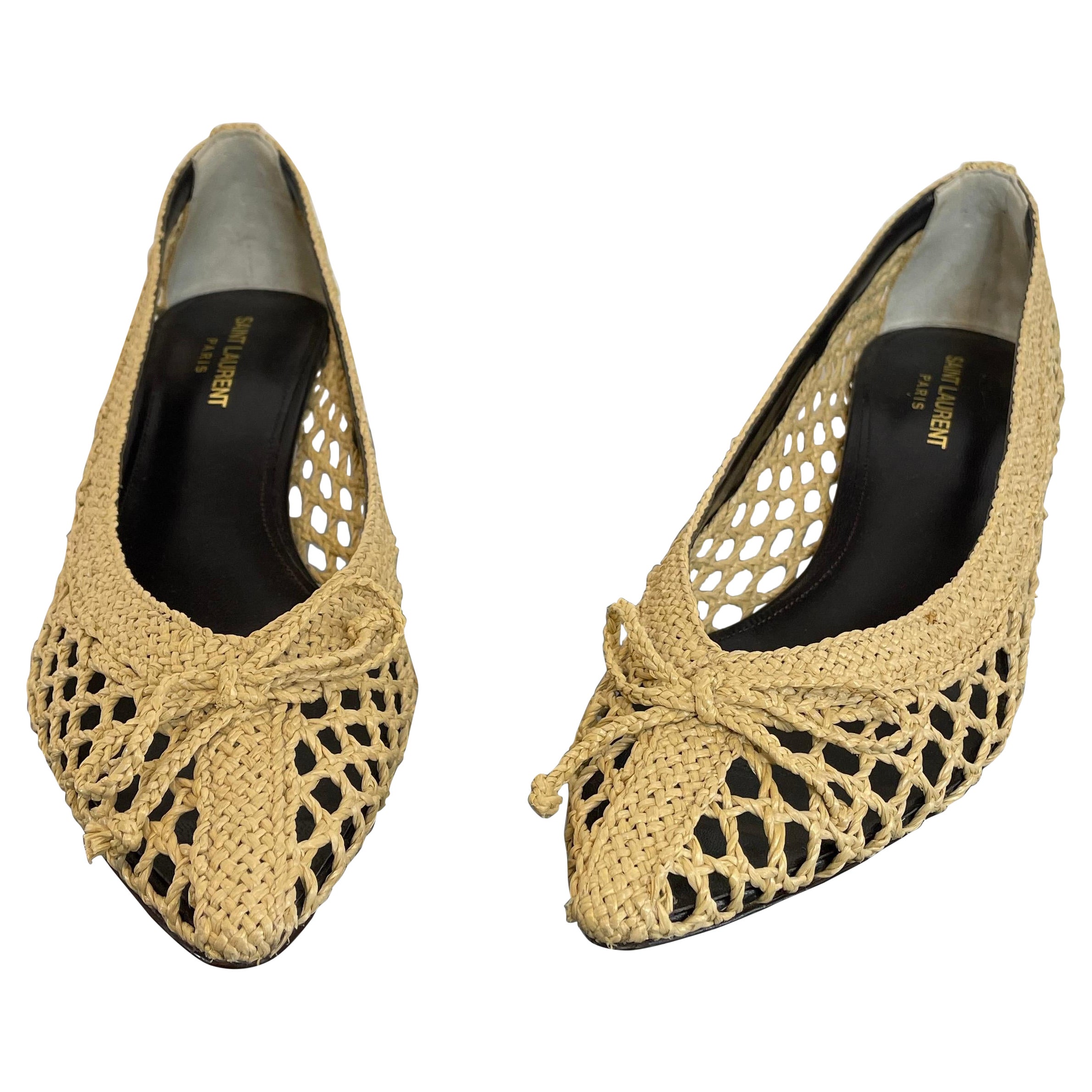 Décolleté modello Kim di Saint Laurent in rafia beige in vendita