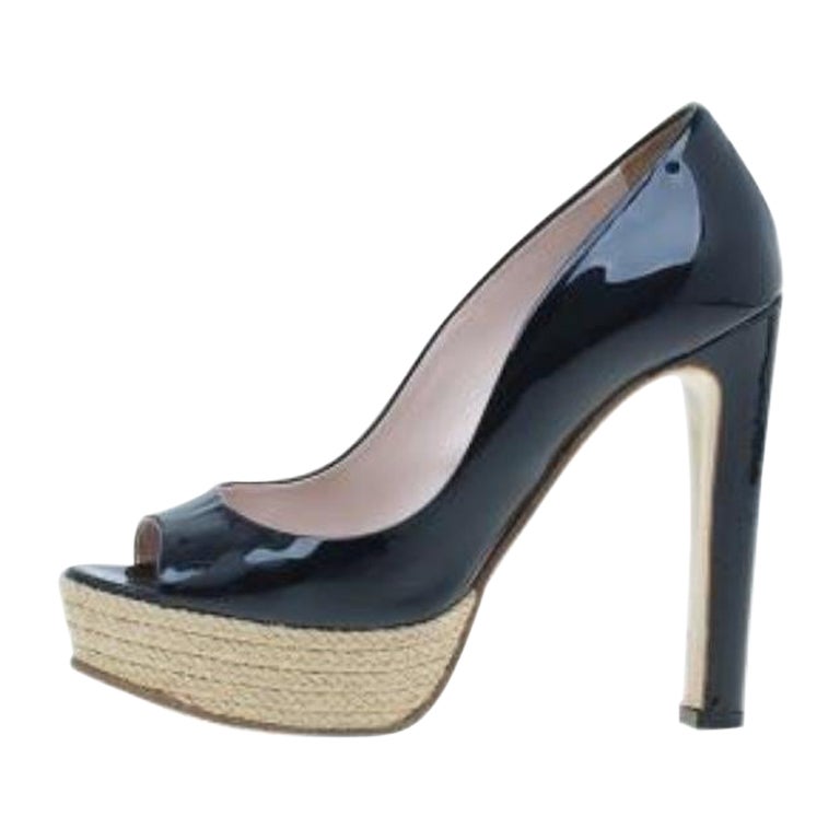 Miu Miu - Escarpins à bout ouvert en cuir verni noir - Taille 36 en vente