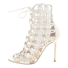 Gianvito Rossi - Sandales à bout ouvert en cuir blanc avec découpes et lacets, taille 37