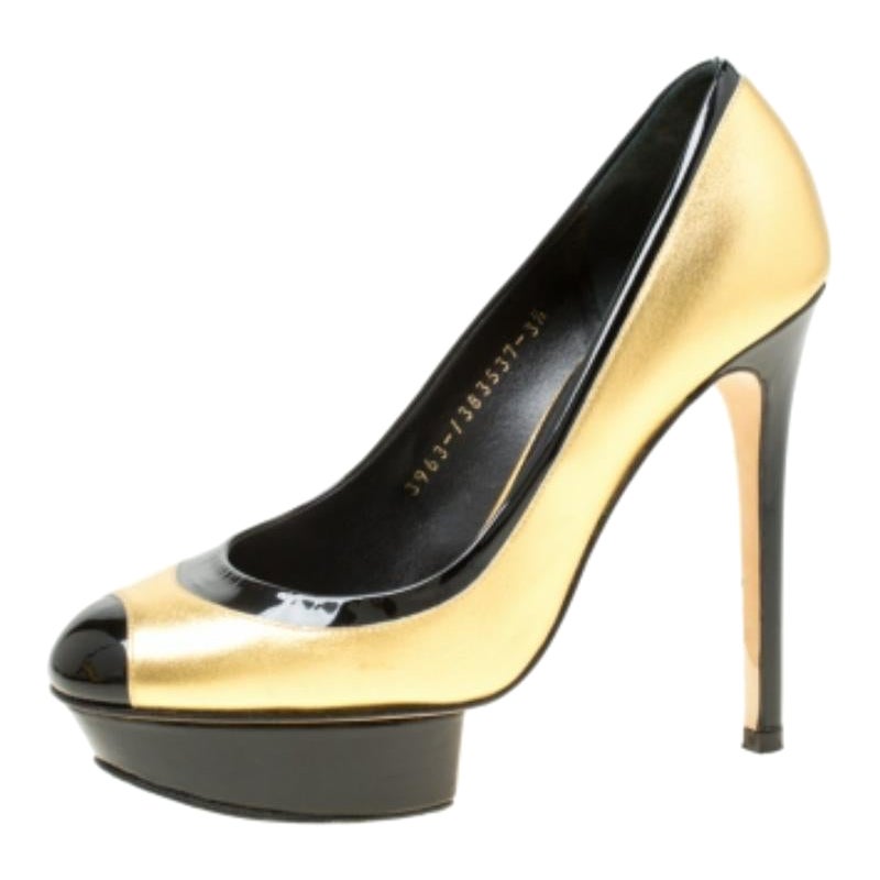 Gina Zweifarbige Tori-Pumps aus Leder Größe 36,5 im Angebot