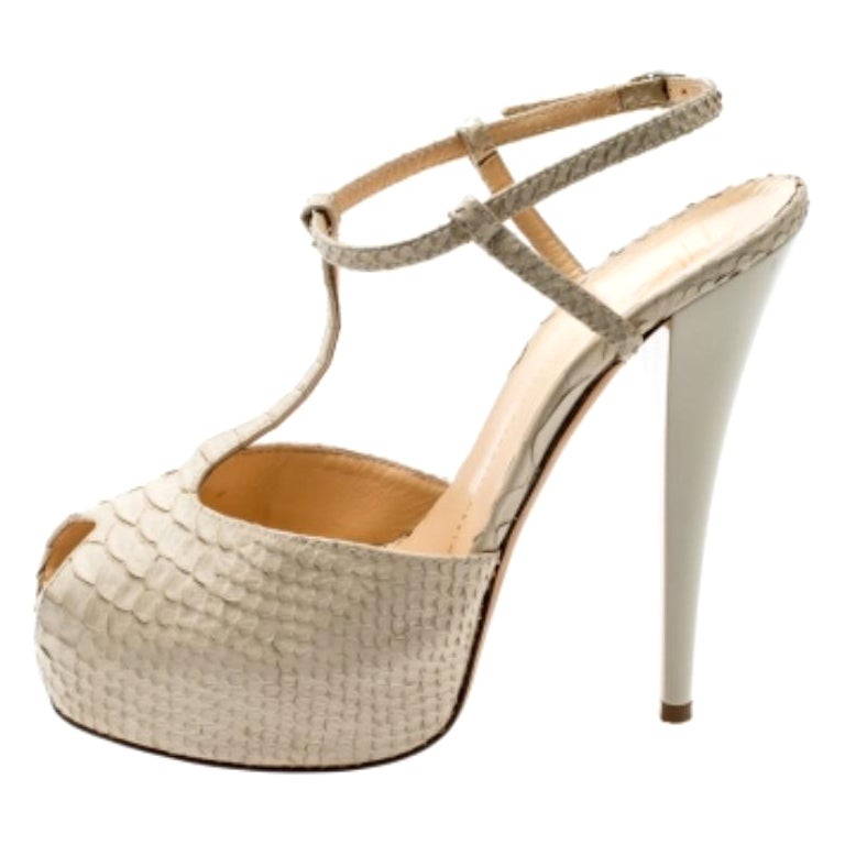 Giuseppe Zanotti Beige Python Embossed Leather T Strap Platform Sandals Taglia 39 in vendita