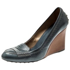 Tod's, pelle blu testurizzata, tacco a zeppa, Penny Loafer Pumps Taglia 38,5
