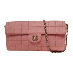Chanel East West Chocolate Bar Pelle Rosa Chiaro Hardware Oro Vintage