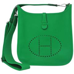 Evelyne leather crossbody bag Hermès Green in Leather - 34318424