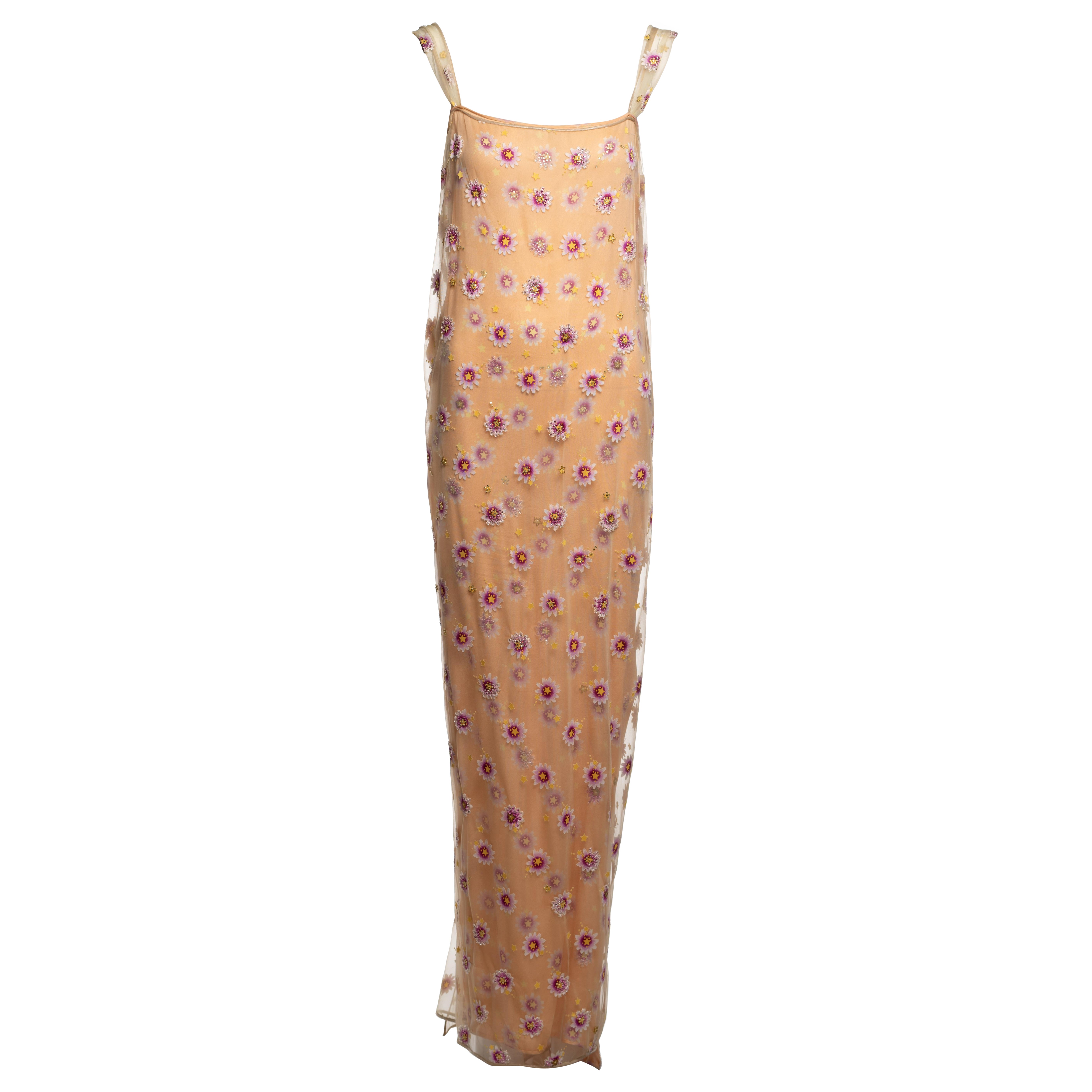Gianni Versace Vestido de Noche de Malla Adornado con Flores Melocotón, SS 1998 en venta