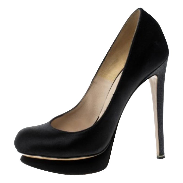 Nicholas Kirkwood Schwarze Satin Plateau-Pumps Größe 35.5 im Angebot