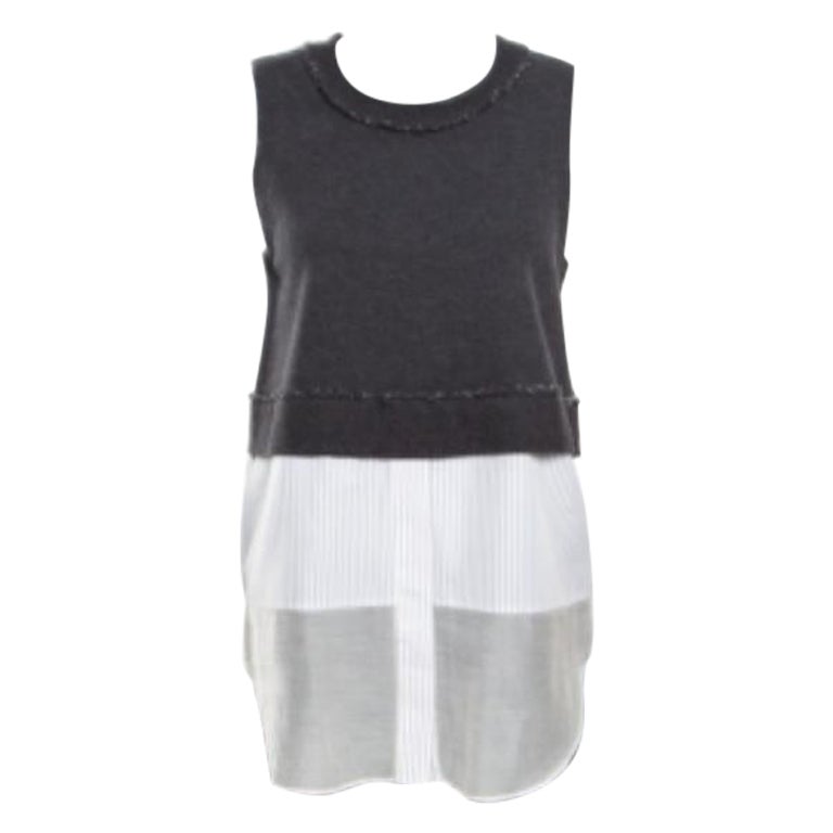 10 Crosby Derek Lam Camicetta senza maniche a righe in maglia bianca e grigia S. White in vendita
