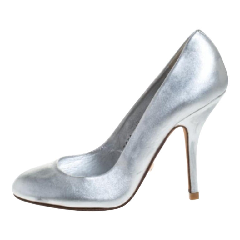 Gina Metallic Silver Leather Round Toe Pumps 37 in vendita