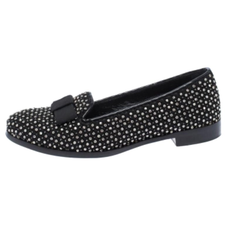 Sergio Rossi - Mocassins plats ornés de cristaux noirs avec nœud papillon, taille 36,5 en vente