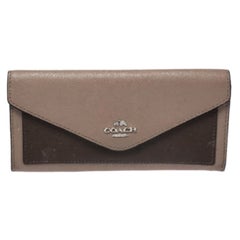 Coach Beige/Olive Green Leather Colorblock Continental Wallet
