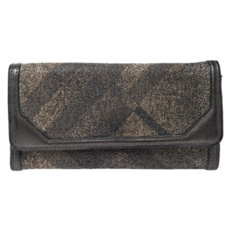 Burberry Portefeuille continental gris métallisé à carreaux fumés et rabat en cuir