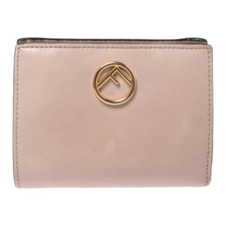 Fendi Beige Leder Bifold F ist kompakte Brieftasche im Angebot