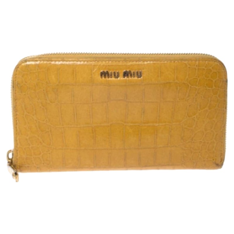 Miu Miu Yellow Croc Embossed Leather Zip Around Wallet im Angebot