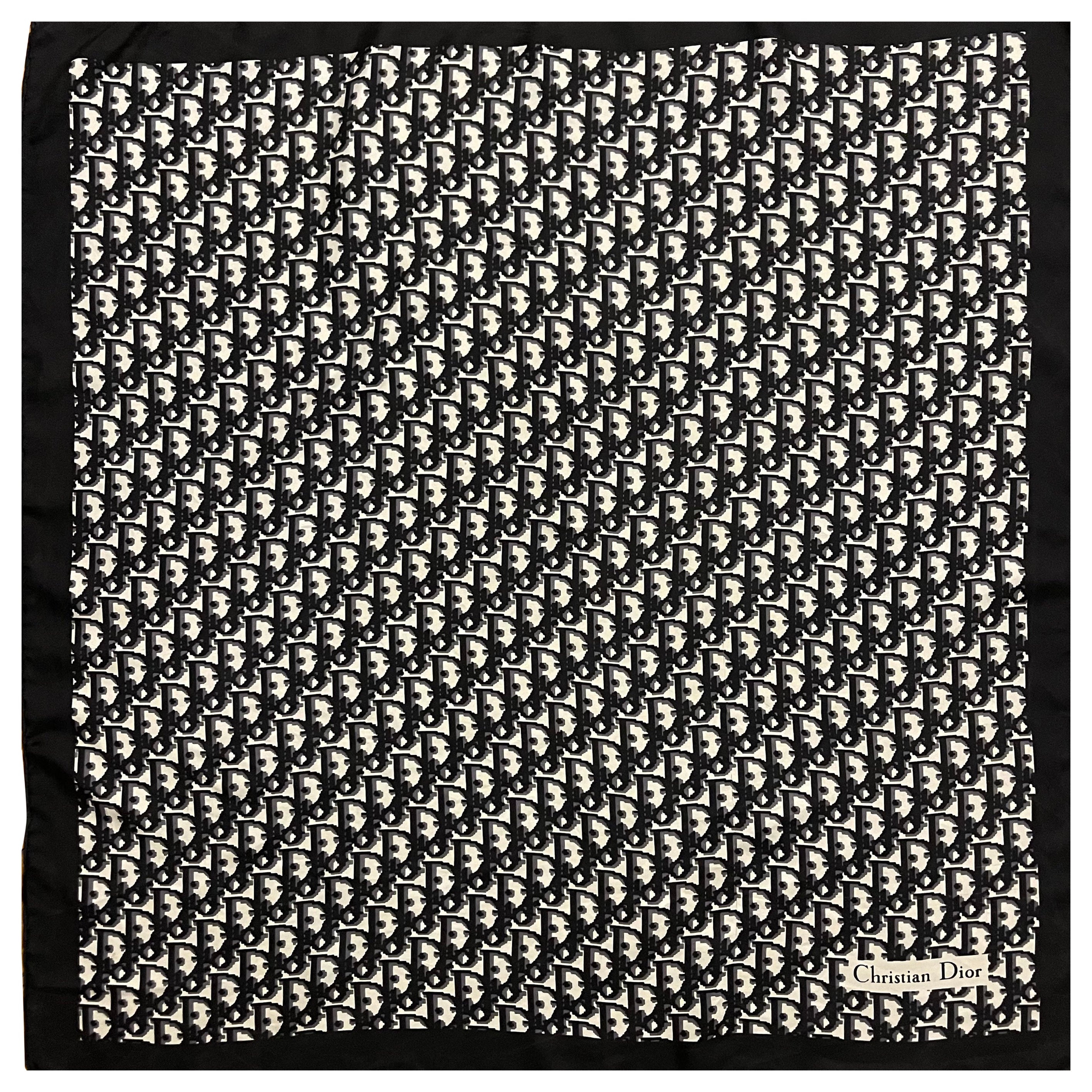 Christian Dior - Écharpe en coton noire à monogrammes en vente
