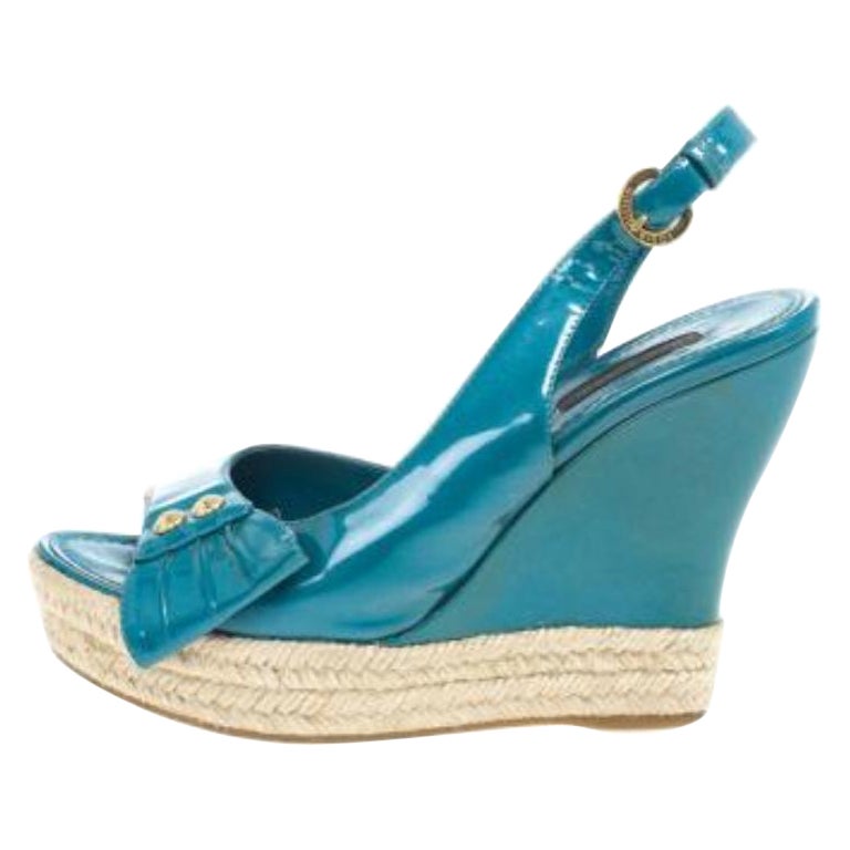Blaue Lack Espadrilles von Louis Vuitton mit Slingback-Keilrahmen Größe 37,5 im Angebot
