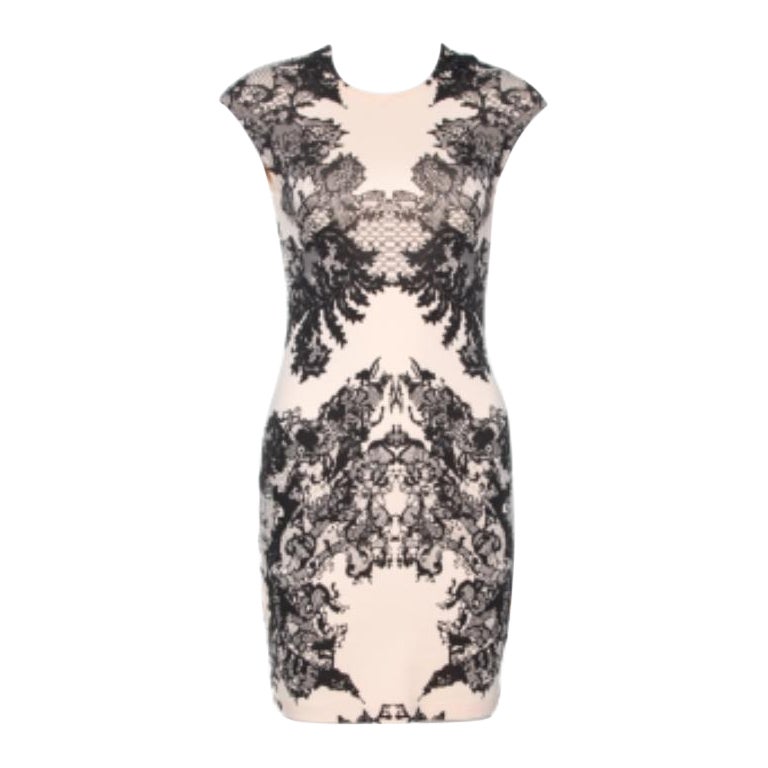 McQ by Alexander McQueen Bicolor Lace Printed Jersey Fitted Dress XS en venta