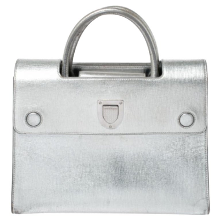 Dior Metallic Silver Leather Medium Diorever Bag en venta