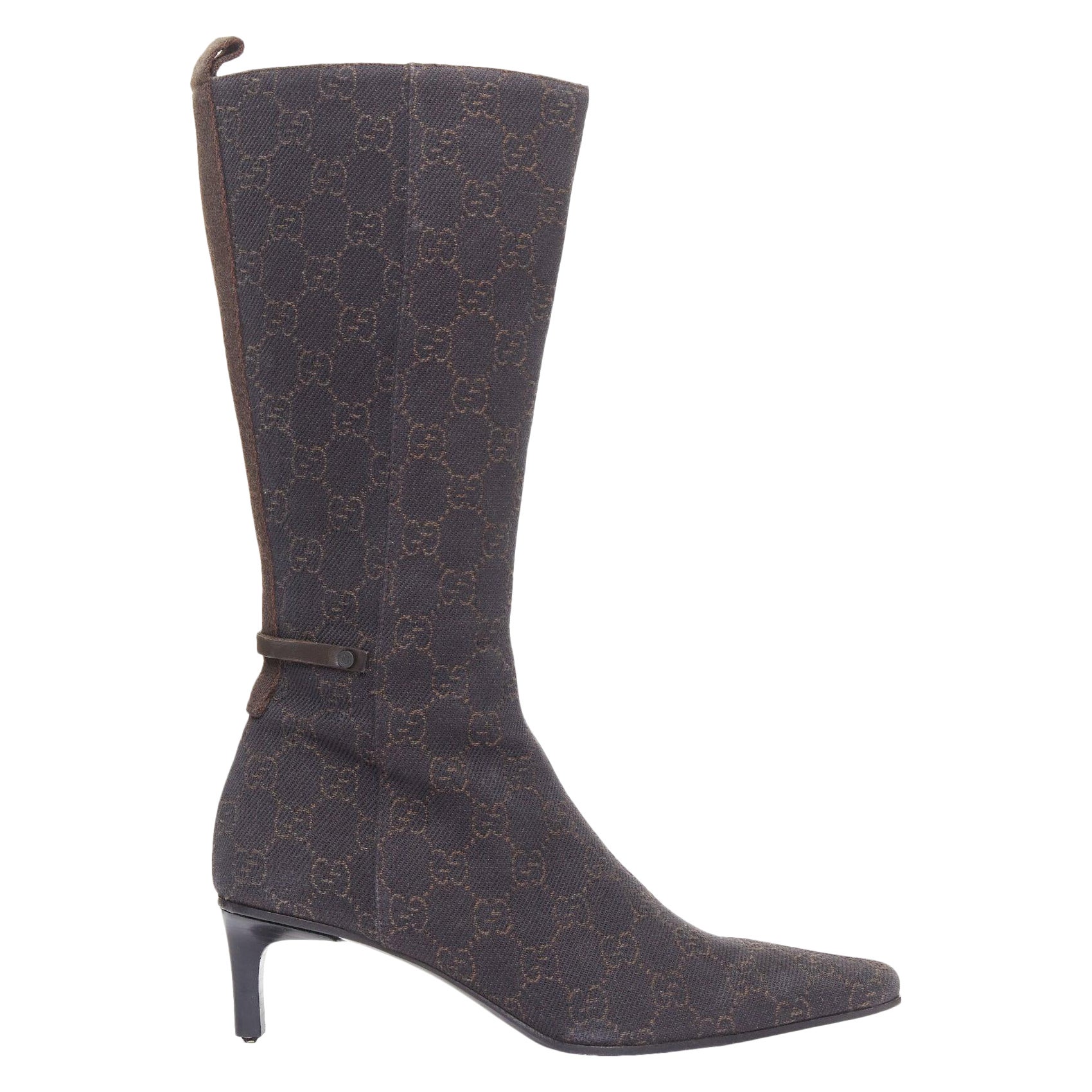 GUCCI Tom Ford Vintage Dunkelbraun GG Monogram Kitten Heel Stiefel EU35.5 im Angebot