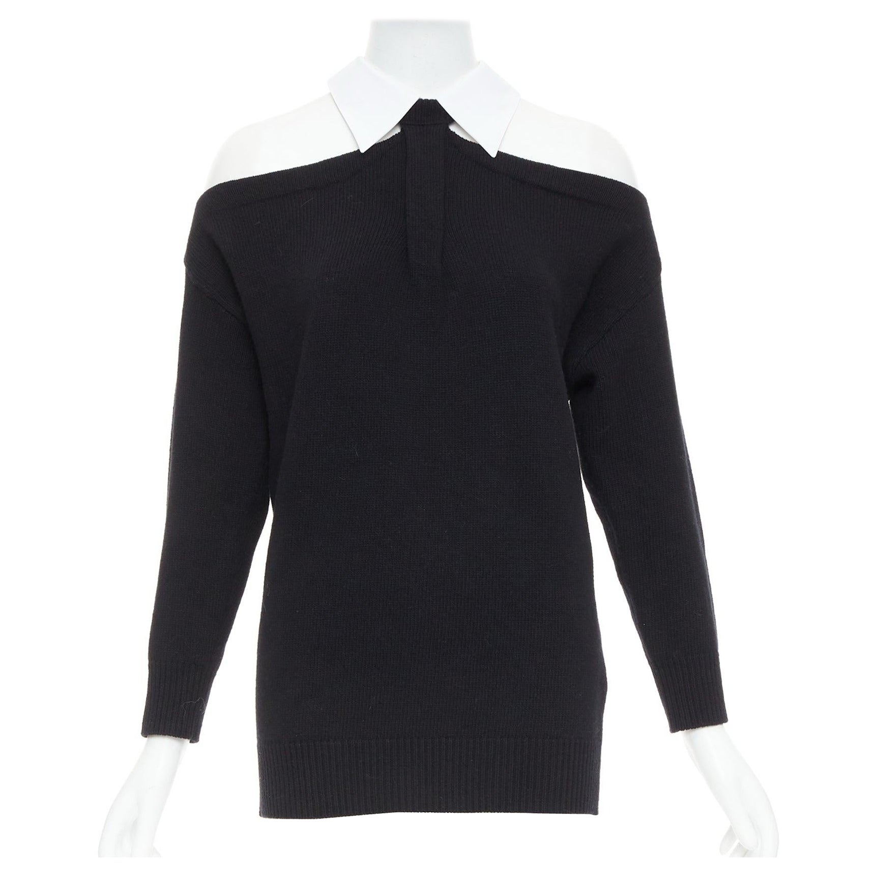 VALENTINO 2023 black 100% virgin wool collar cold shoulder sweater XS en venta