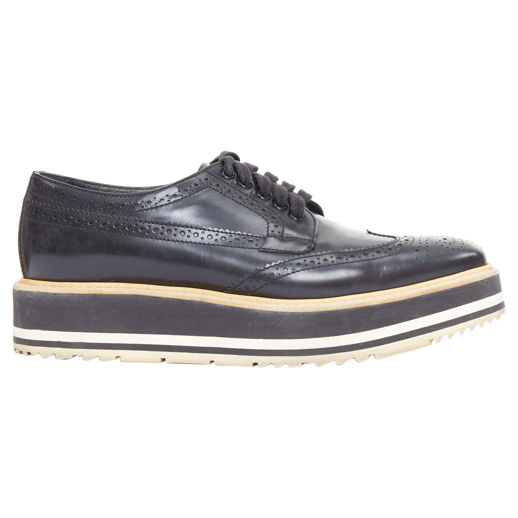 PRADA Wingtip black white beige platform brogue oxfords EU37.5 en vente